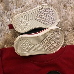 Baby long sleeved shirt and matching shoes